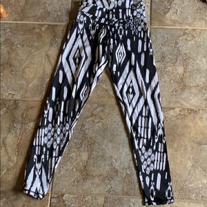 FitFit Foldover Leggings Size M Black/White